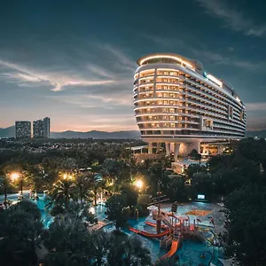 三亚海棠湾仁恒皇冠假日度假酒店（网红无边际泳池） 度假村
