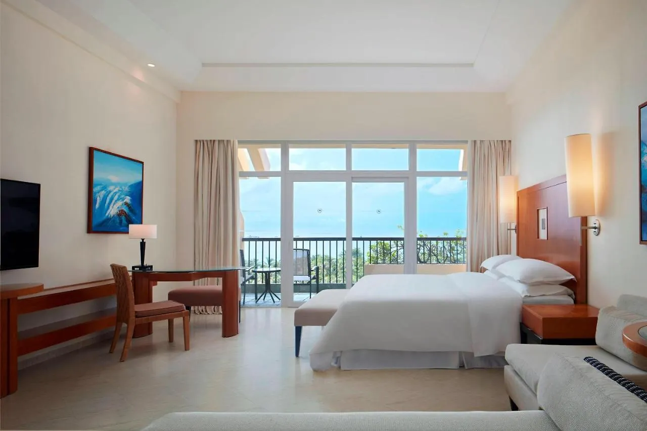 Sheraton Sanya Yalong Bay Resort 5*,