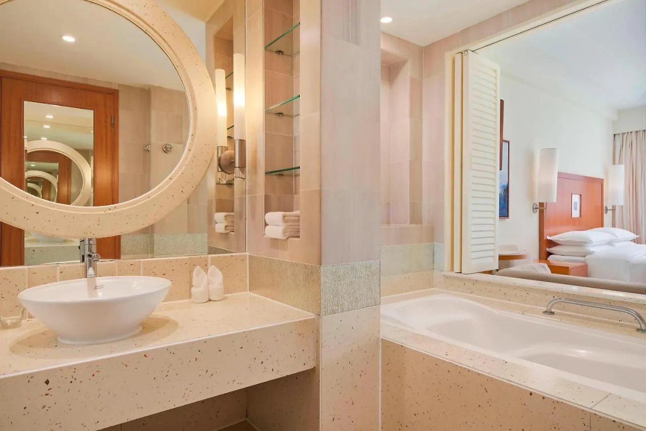 Sheraton Sanya Yalong Bay Resort