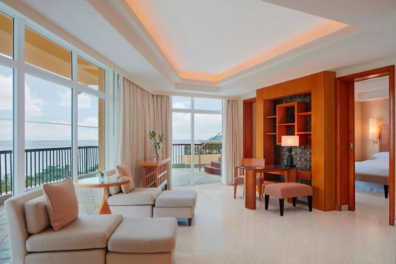 Sheraton Sanya Yalong Bay Resort 5*,