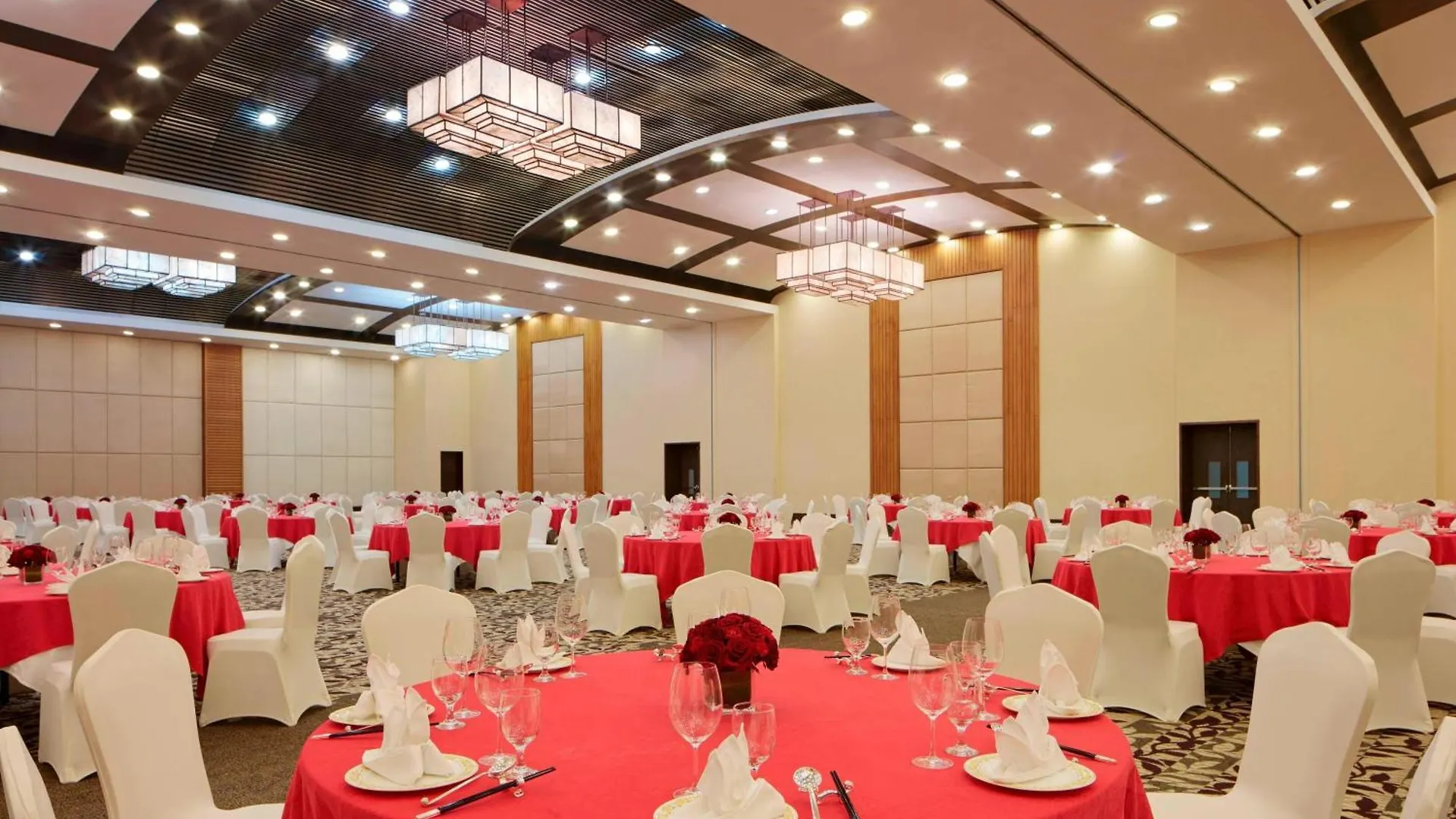 Sheraton Sanya Yalong Bay Resort 5*,