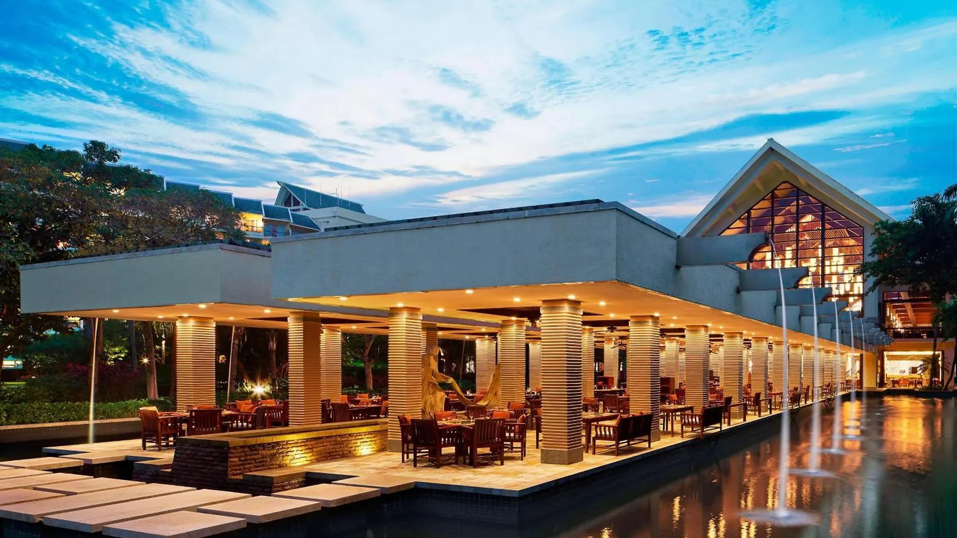 Sheraton Sanya Yalong Bay Resort 5*,  China