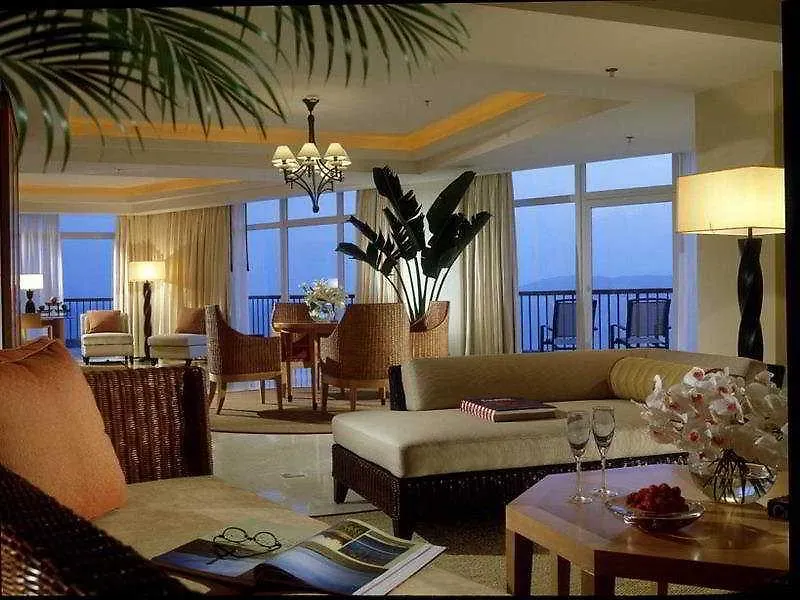 Sheraton Sanya Yalong Bay Resort Hotel