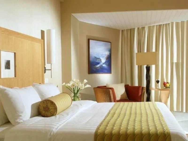 Sheraton Sanya Yalong Bay Resort